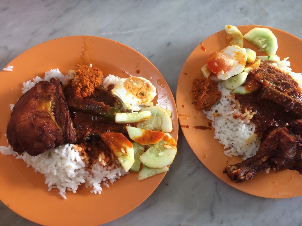 Ayam Merah Nasi Ganja Ipoh