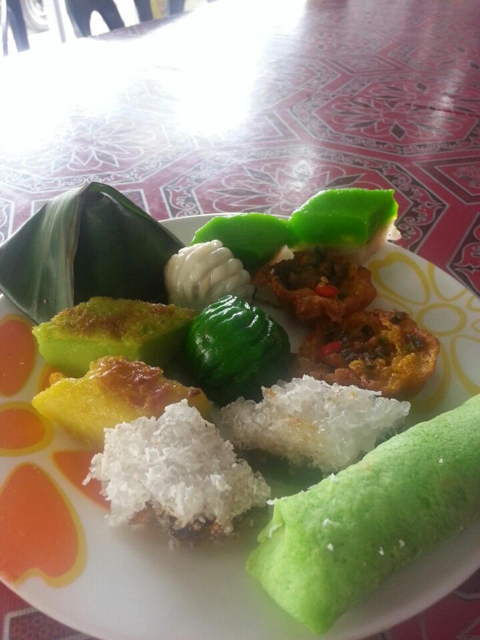 Perhentian Kuih Kampung