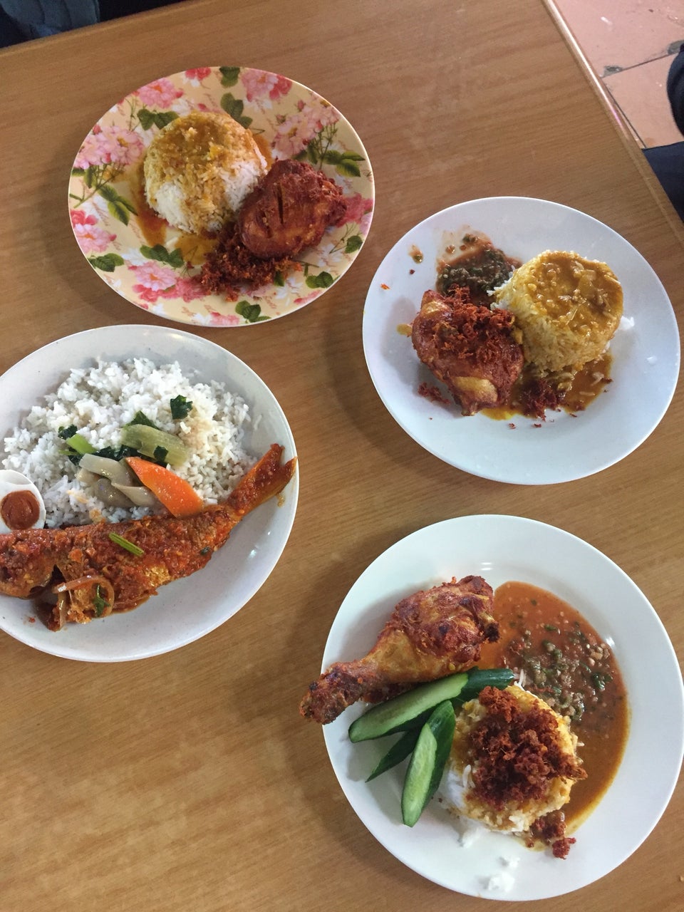 nasi berlauk