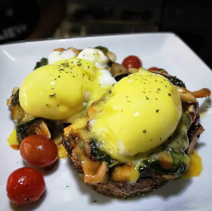 egg benedict neighbours cafe @ tempat makan ampang