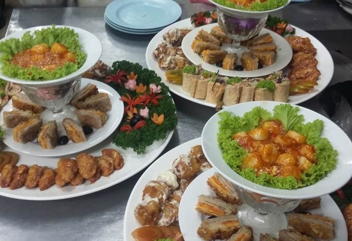 Koleksi gambar 15 tempat makan menarik di Kota Kinabalu, Sabah