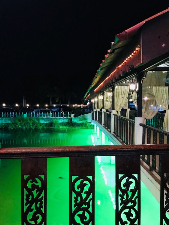 restoran klasik terapung