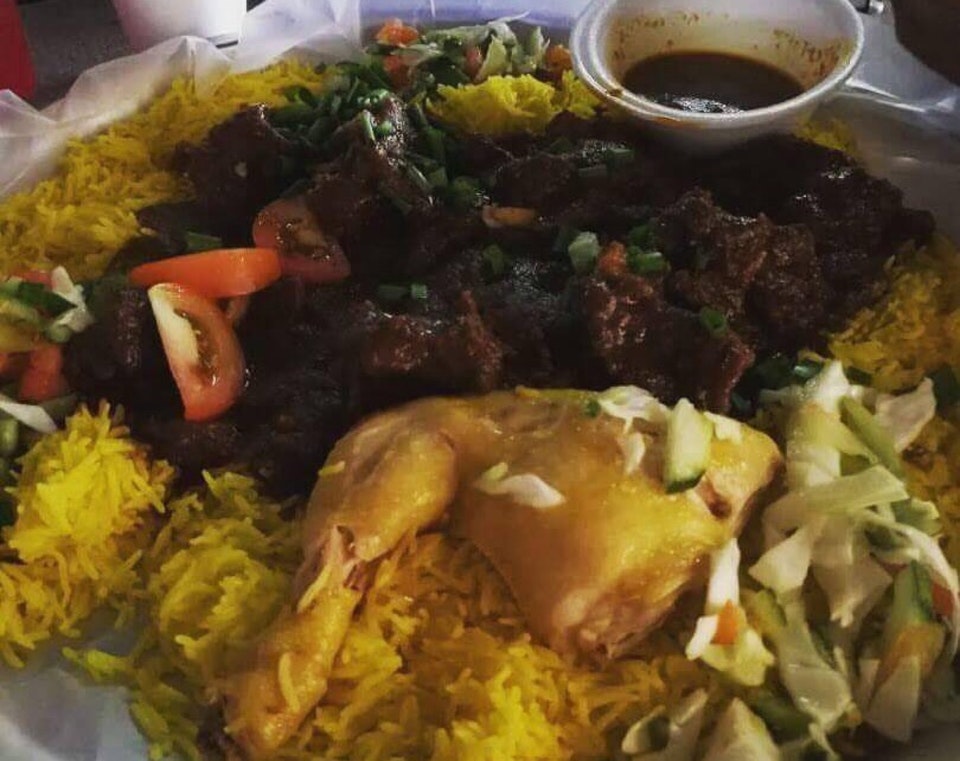 Hidangan Timur Tengah di Arabian House Restaurant