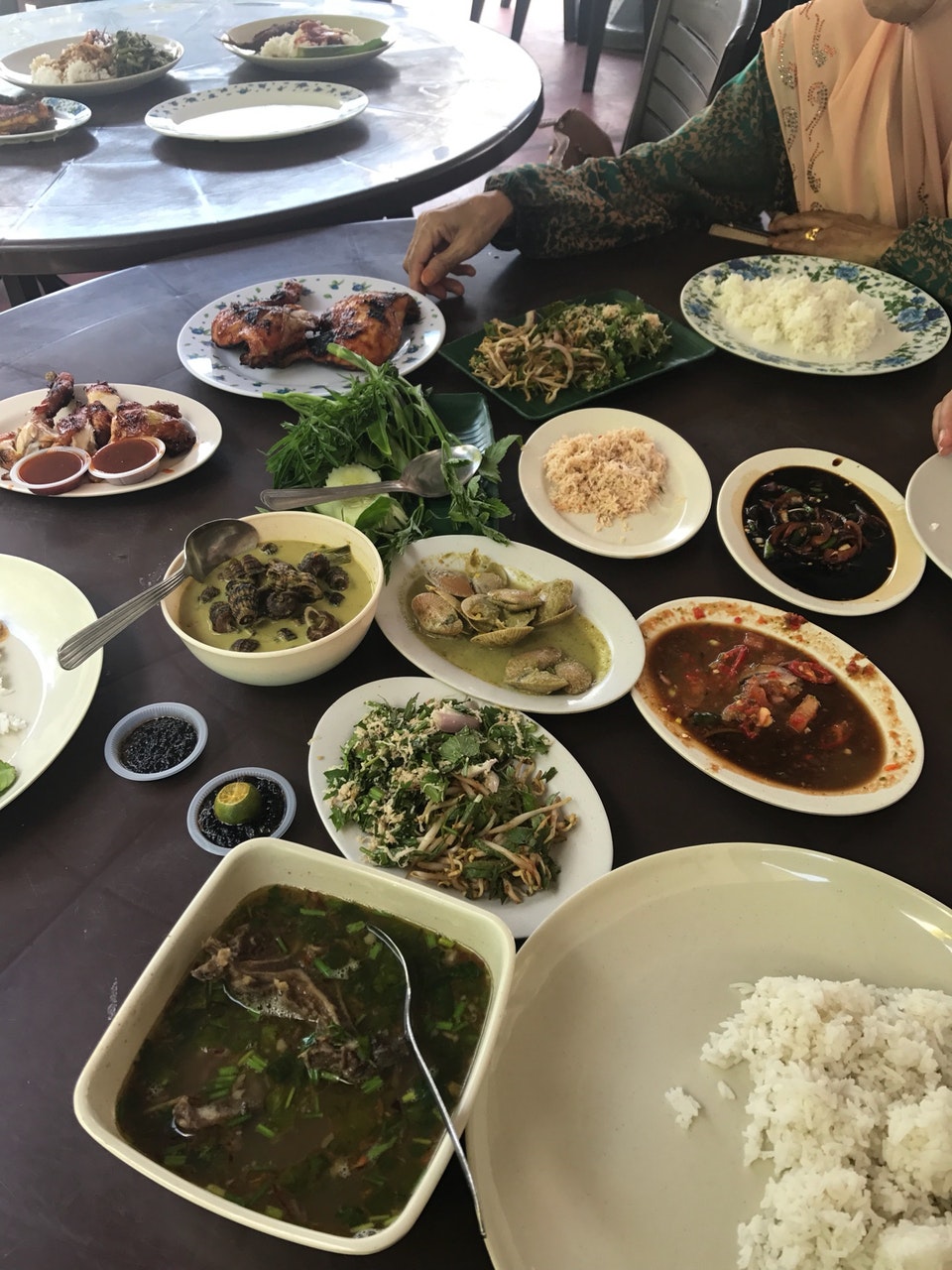 Hidangan di Restoran D' Warisan
