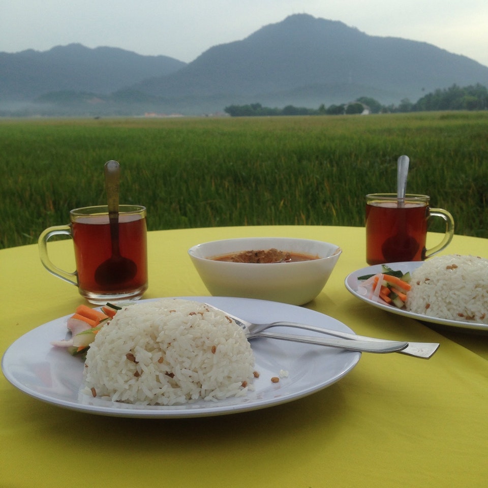 Nasi Dagang Pak Malau