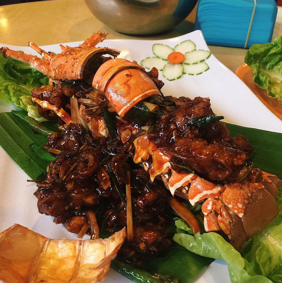 Restoran Wonderland Food Store di Langkawi yang terkenal dengan hidangan makanan laut.