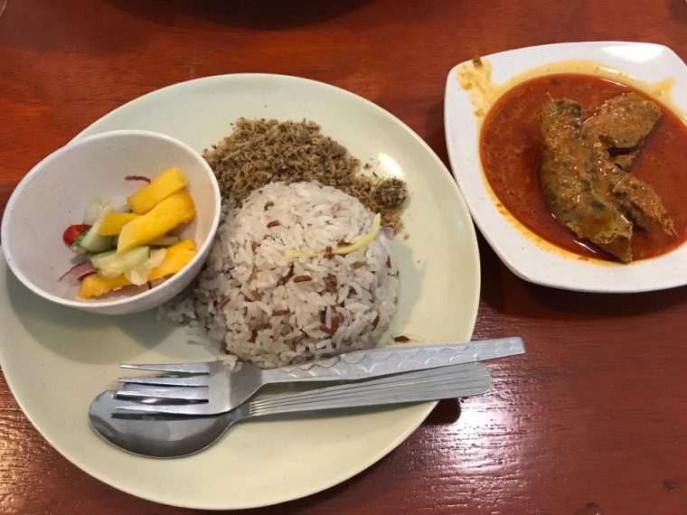 nasi dagang @ nasi kerabu cikgu ct