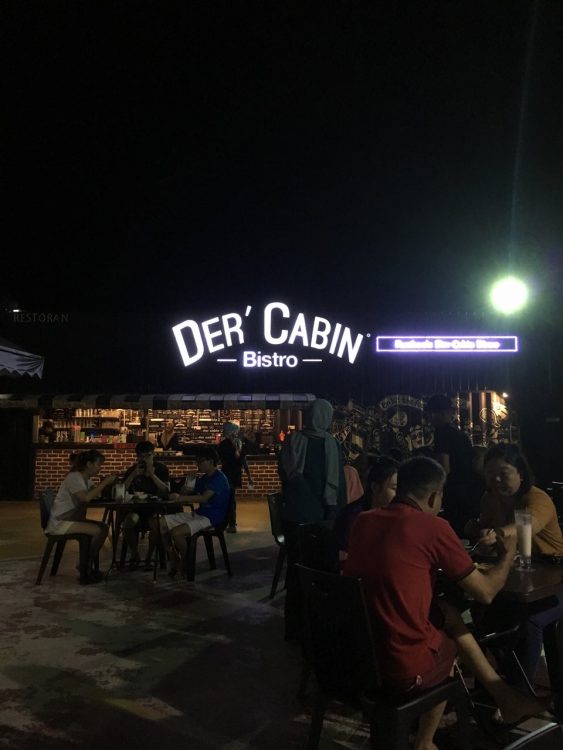Der' Cabin Bistro