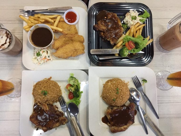 Gambar hidangan di restoran-restoran menarik di Kulai, Johor.
