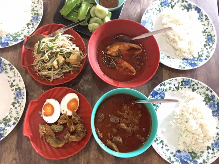 Pelbagai tempat makan terbaik di Kluang, Johor.