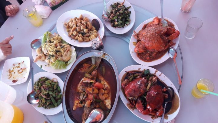 Menu makanan laut di Shell Out, Petaling Jaya