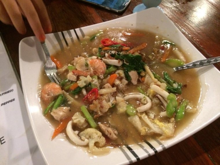 kuey teow kungfu @ Restoran Terapung Bukit Kuang, Chukai