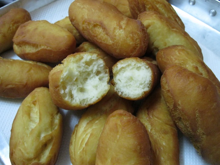 Kuih tradisional Kayu Keramat daripada pulut dan santan