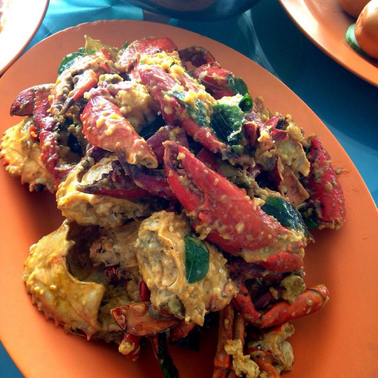 Pelbagai hidangan menarik di 7 tempat makan di Pontian, Johor termasuk makanan laut, soto, ketupat dan makanan Barat.