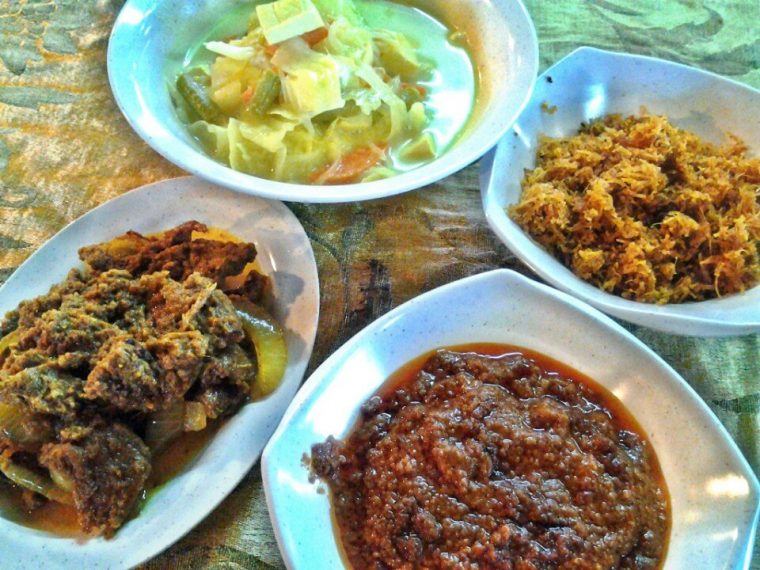 kuah @ warung Ketupat & Burasak