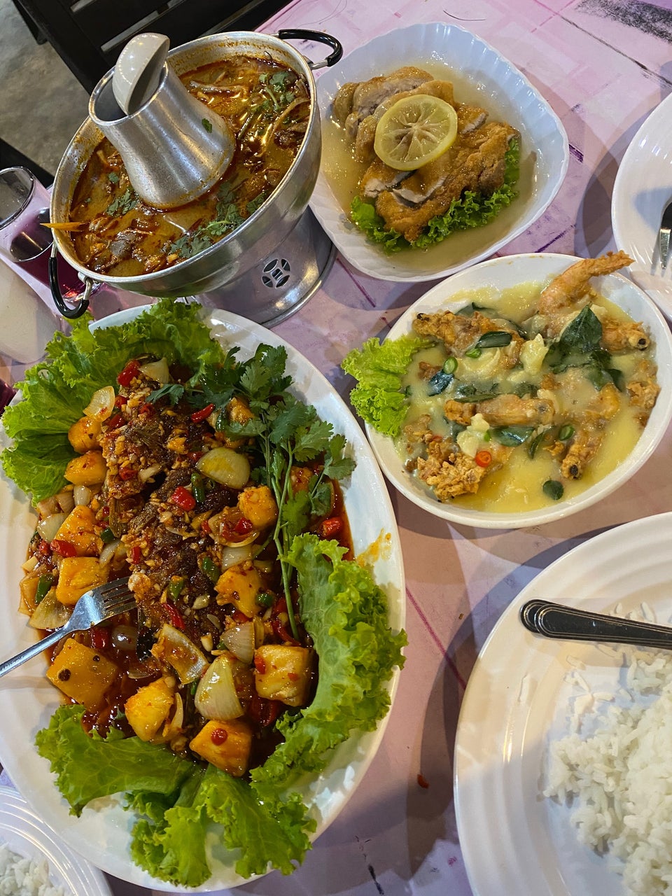 Suwarin Jinda Cafe di Kota Bharu, salah satu tempat makan best di Kelantan.