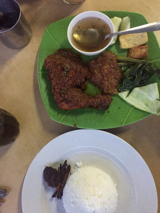 nasi ayam penyet @ srikandi