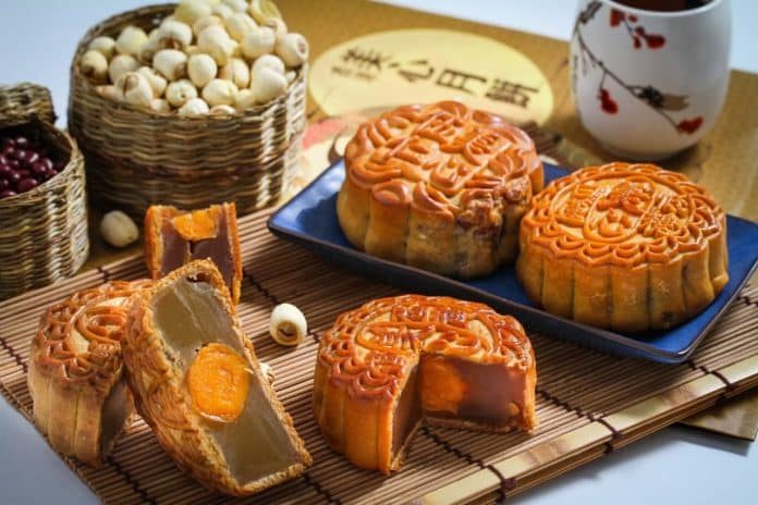 Kuih bulan