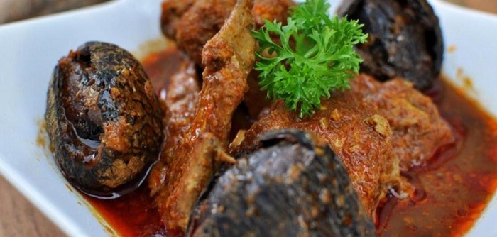 Ayam Buah Keluak