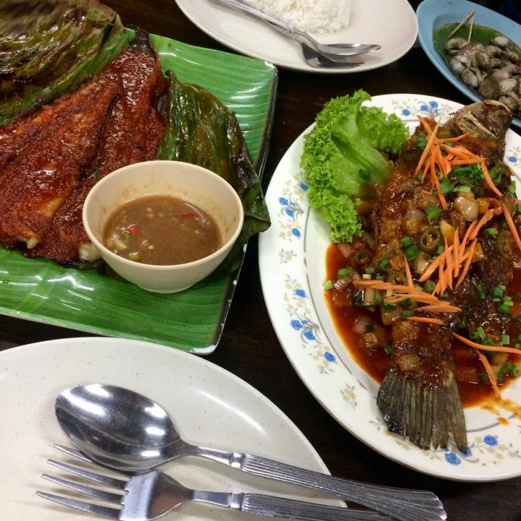Ikan bakar di Idrus Ikan Bakar