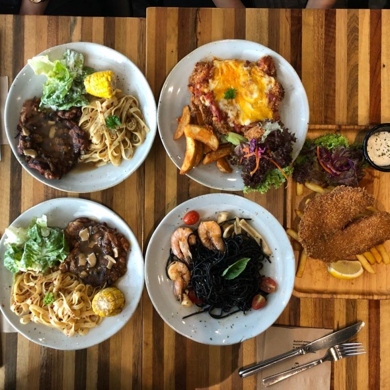 Menu kopi dan makanan Arang Coffee
