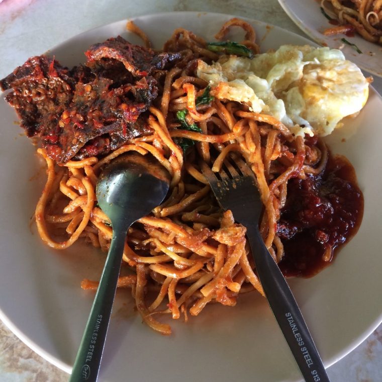 Mi goreng di Restoran Anjung Desa