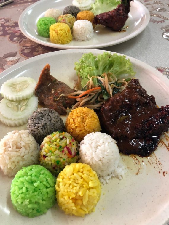 Hidangan nasi berlauk Nasi 7 Benua