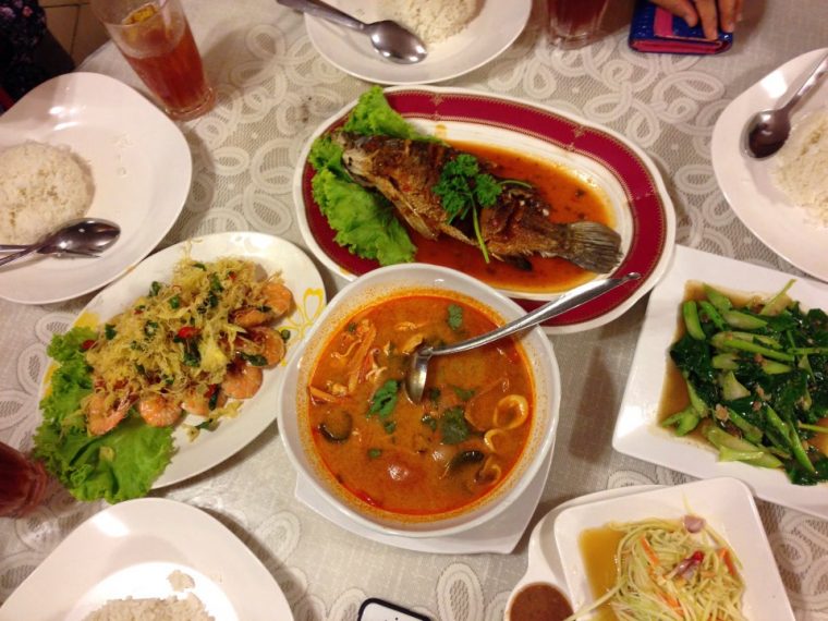 Tomyam pedas dari Pak Hussin Tomyam