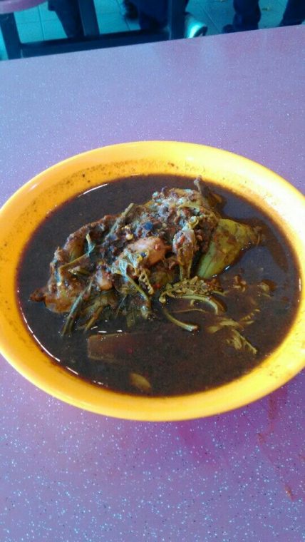 Gulai asam rom di Z & Z Mak Anjang