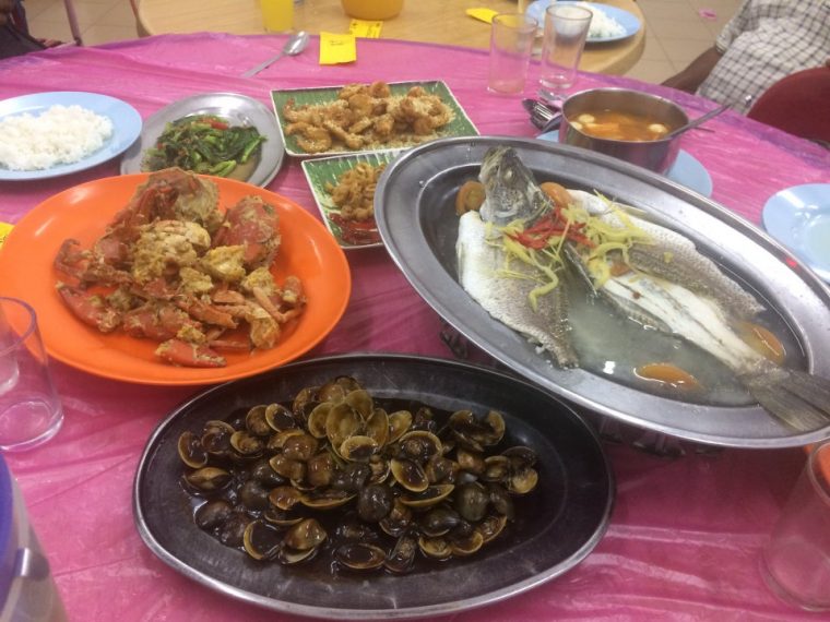 makan @ seafood hassan ong kota tinggi