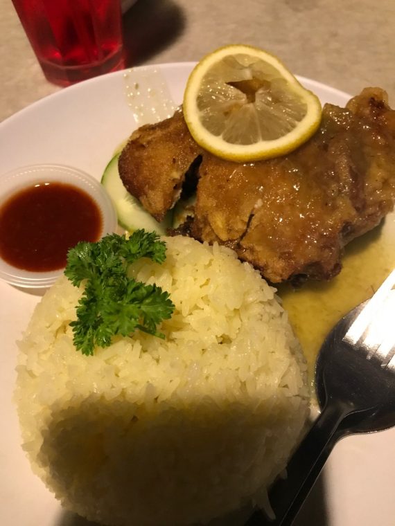 Suasana dan hidangan lazat di Pak Li Kopitiam Seksyen 13 Shah Alam