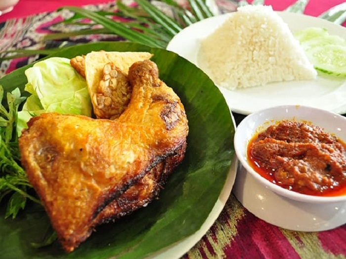 Nasi Ayam Penyet