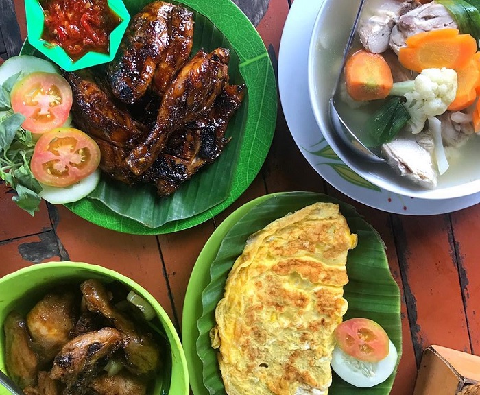 Rumah Makan Bale Kambang