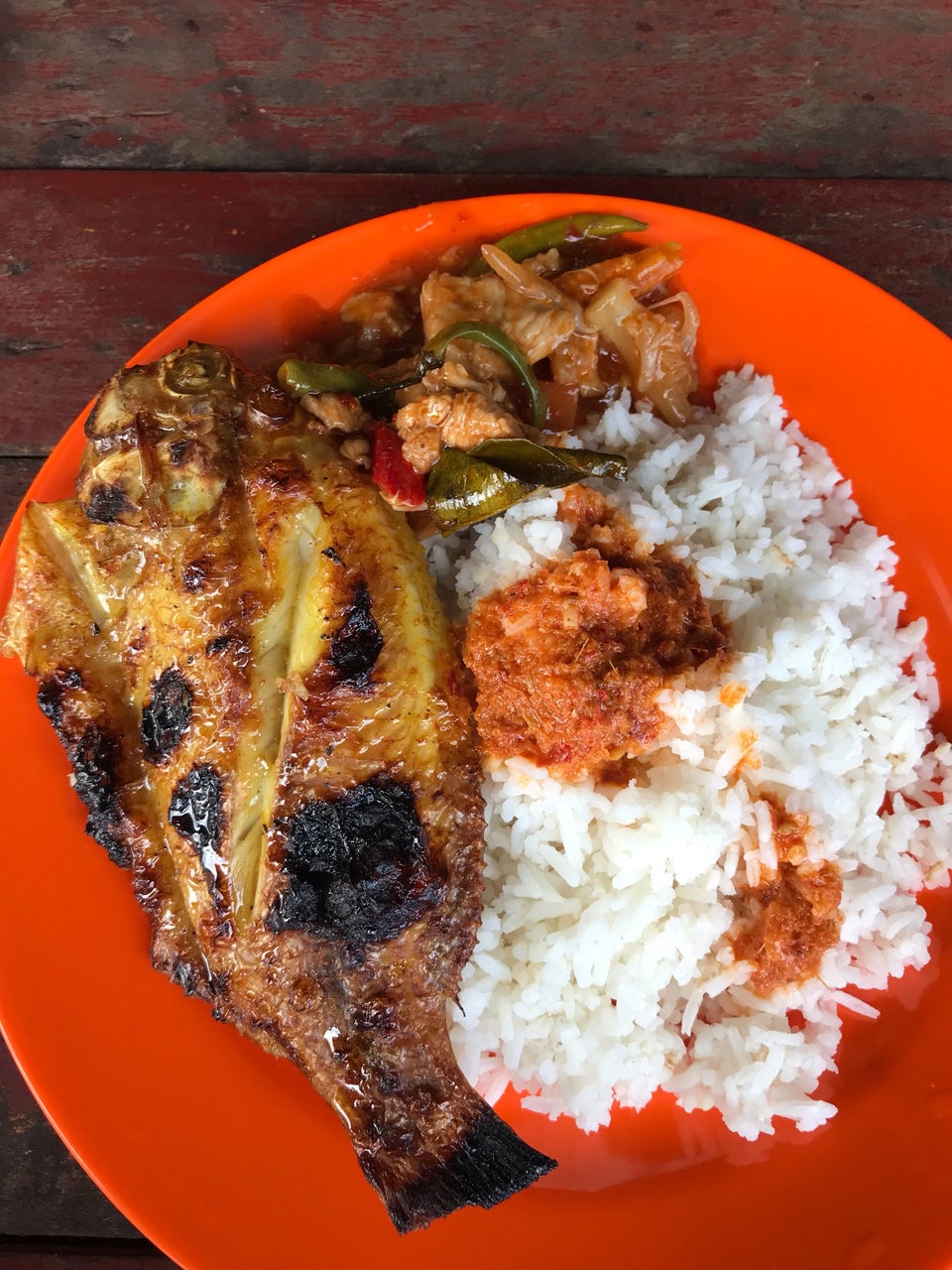 tempat makan kamunting