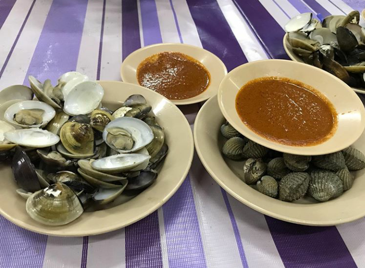 pak mat kerang rebus