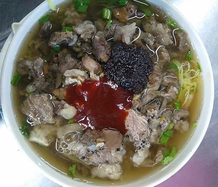 Pelbagai hidangan sedap di Yan, Kedah seperti gulai sembilang dan bihun sup daging.