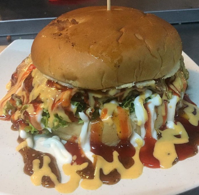 Burger @ Don's Cafe