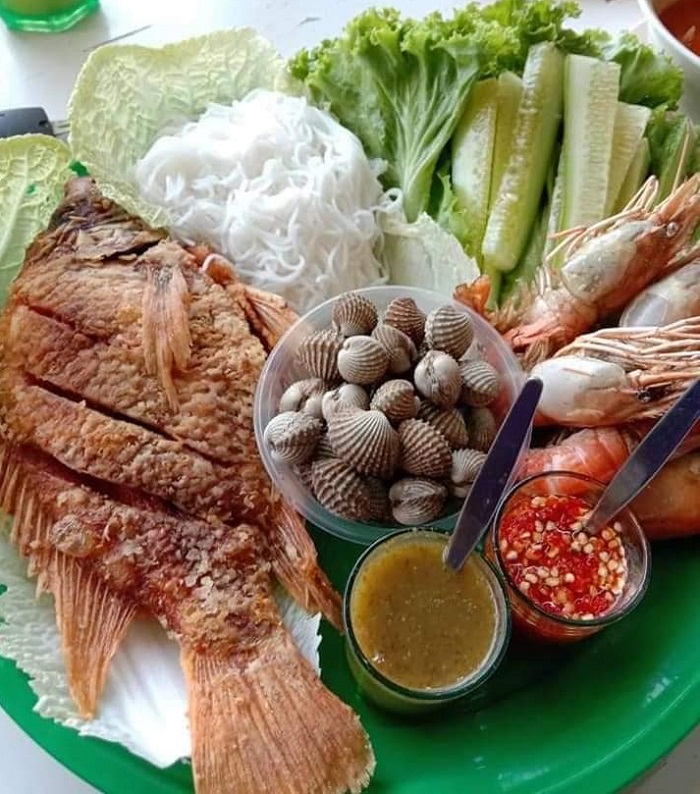 Pelbagai hidangan sedap di tempat makan best di Gua Musang Kelantan.