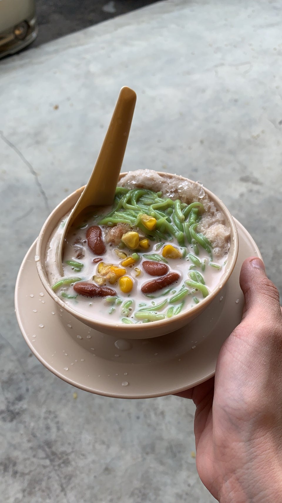 Cendol durian runtuh dengan isi durian yang banyak dan besar di Chow Kit, Kuala Lumpur