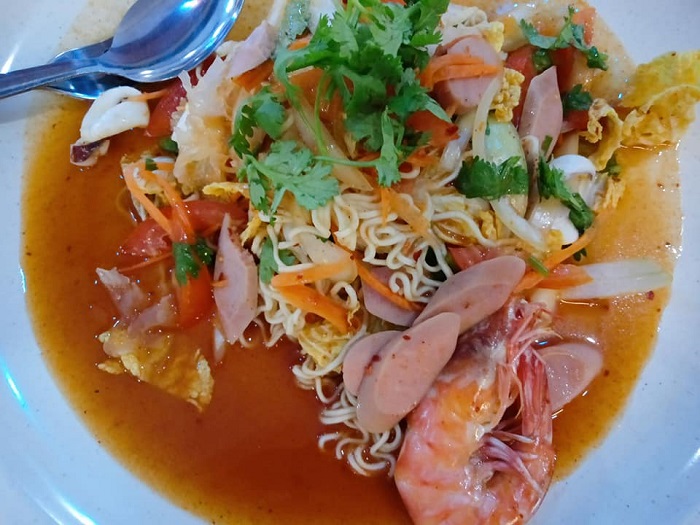 Kerabu Maggi @ Restoran Firdaus Klasik Tomyam