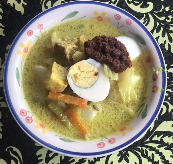 Lontong D'Pantai Siring