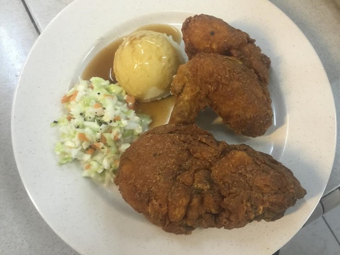 Ayam goreng dari Kiosk 4 Community