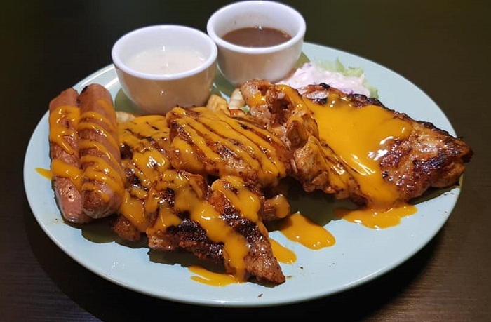 Gambar pelbagai hidangan sedap di tempat makan best di Raub, Pahang.