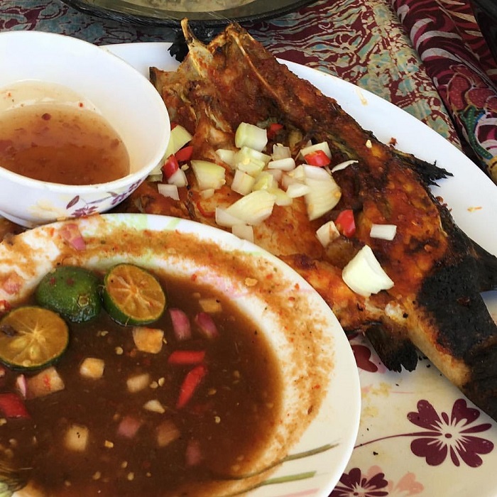 Ikan Bakar @ Nasi Ayam Kampung Wakaf Che Yeh