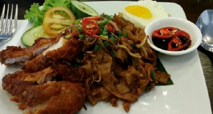 Kuetiau goreng dari Begonia Coffee House