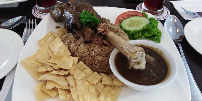 Lamb shank dari Begonia Coffee House