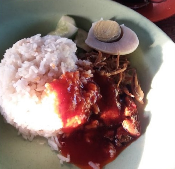 Nasi Lemak @ Warung Nasi Lemak Kak Zah