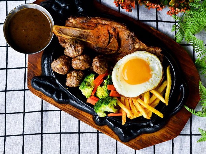 Sizzling Lamb @ Desaru Vibes Lounge
