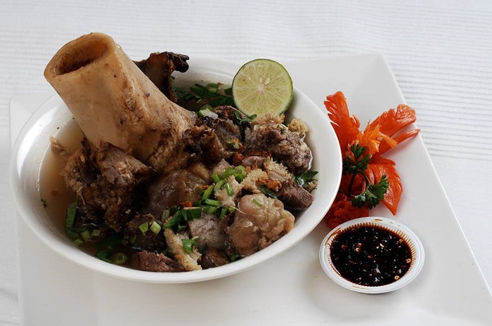 Suasana dan pelbagai menu sedap di sekitar Universiti Malaya