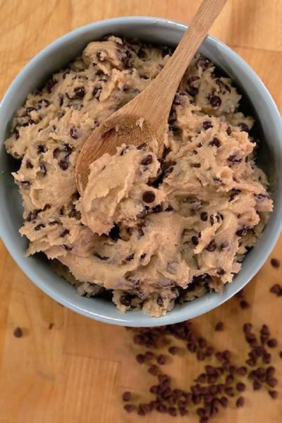 Bahan-bahan untuk membuat biskut chocolate chip